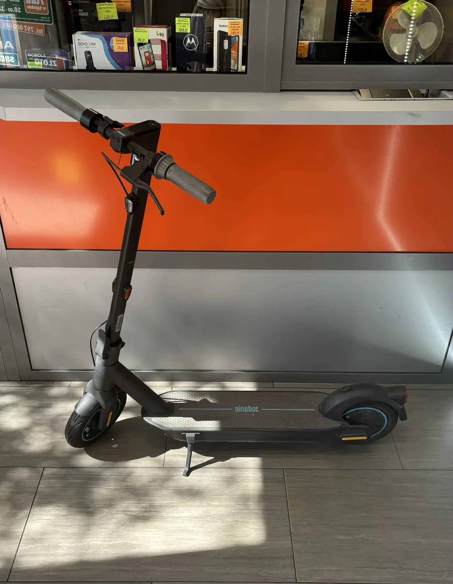 hulajnoga-elektryczna-segway-ninebot-kickscooter-max-g30d-ii-rynek-25-wrzesnia