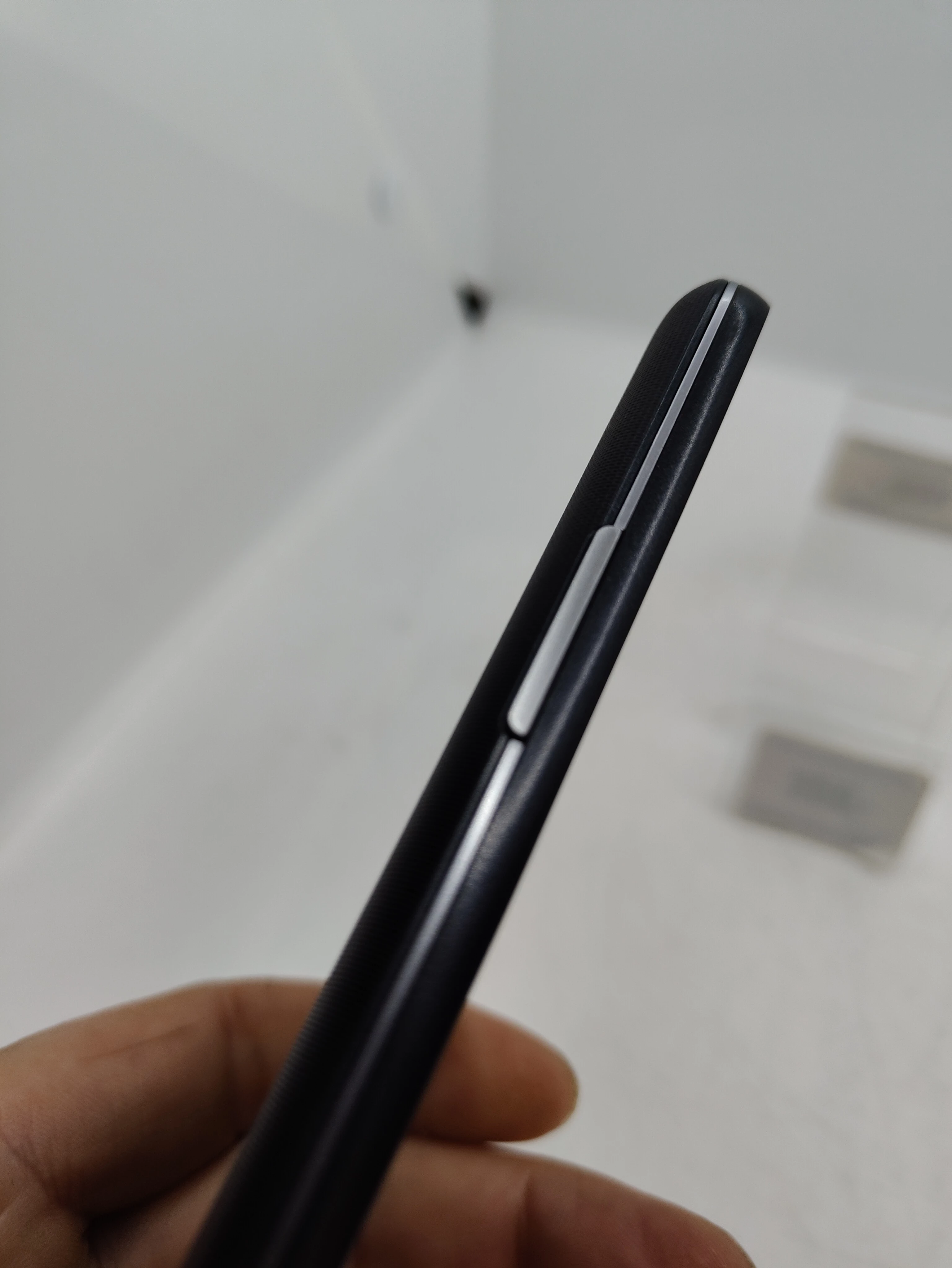 telefon-lg-l65-d280n-stan-11323-2