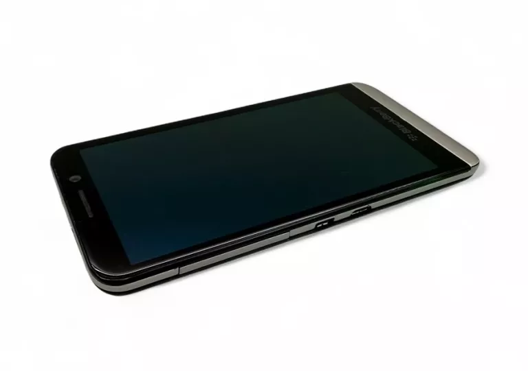 TELEFON BLACKBERRY Z30 2 GB / 16 GB