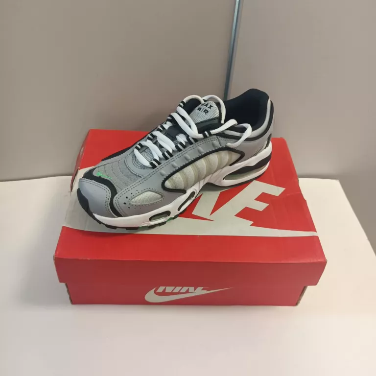 BUTY NIKE - AIR MAX TAILWIND IV 36R WOLF GREY/GREEN SPARK/WHITE
