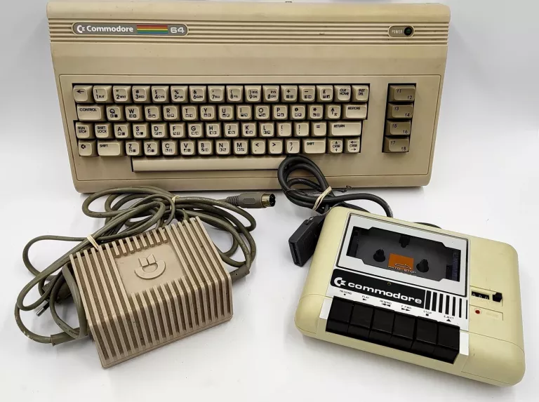 COMMODORE C64/ MAGNETOFON /ZASILACZ