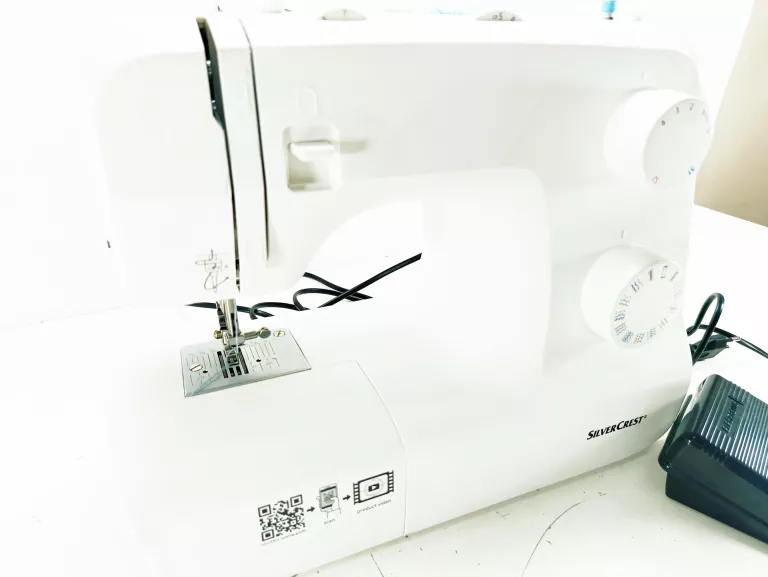 MASZYNA DO SZYCIA SILVERCREST SNM 33C1