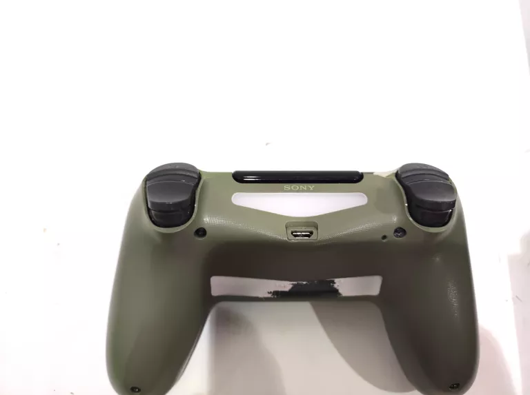 KONSOLA PS4 1TB 1 PAD