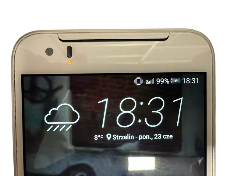 telefon-htc-desire-830-332gb-55-bialy-wbudowana-pamiec-202869-214197