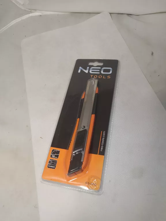 NOŻ DO TAPET NEO TOOLS 63-060