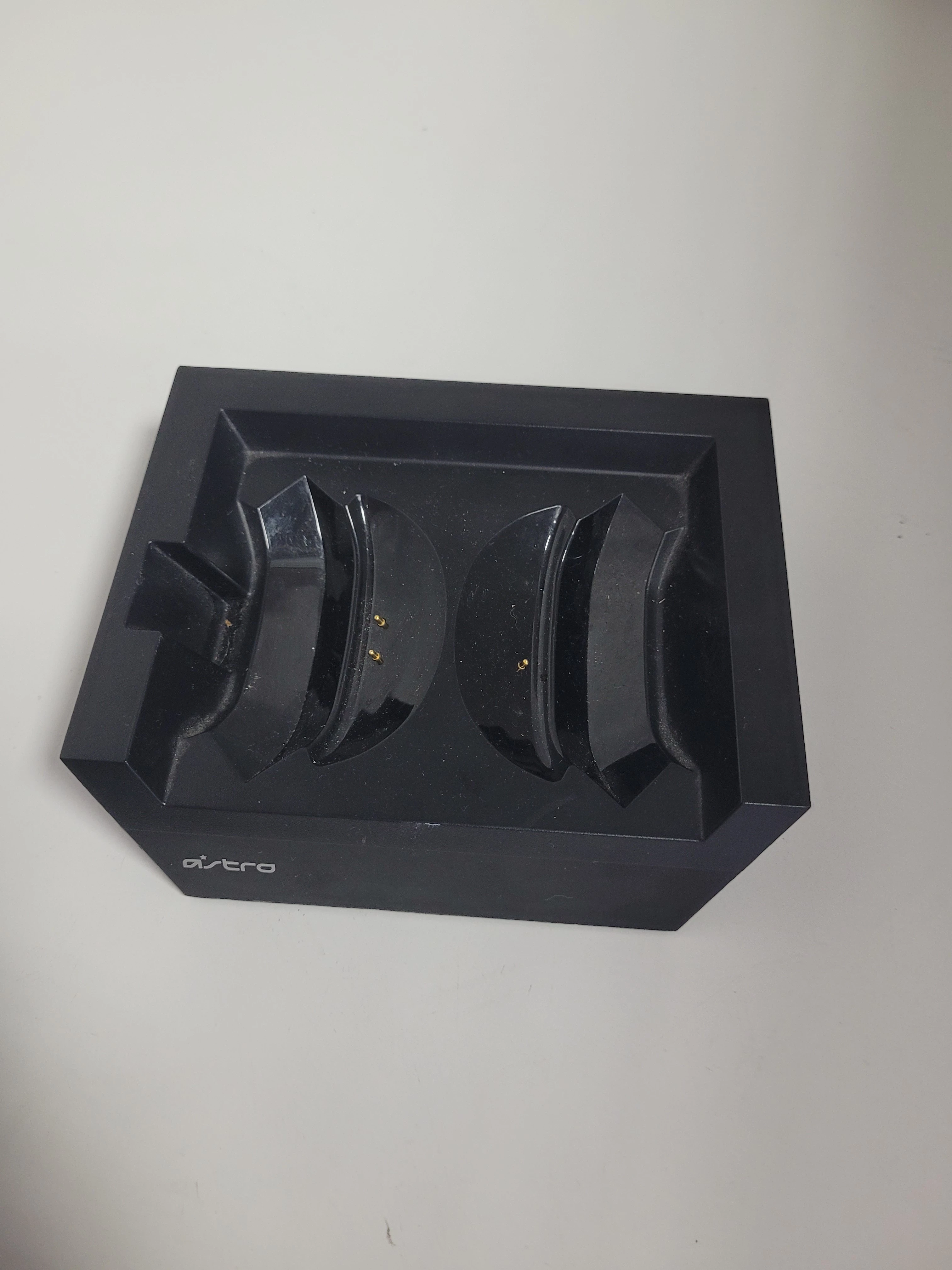 sluchawki-bezprzewodowe-astro-a-50-stacja-ladujaca-kod-producenta-939-001676