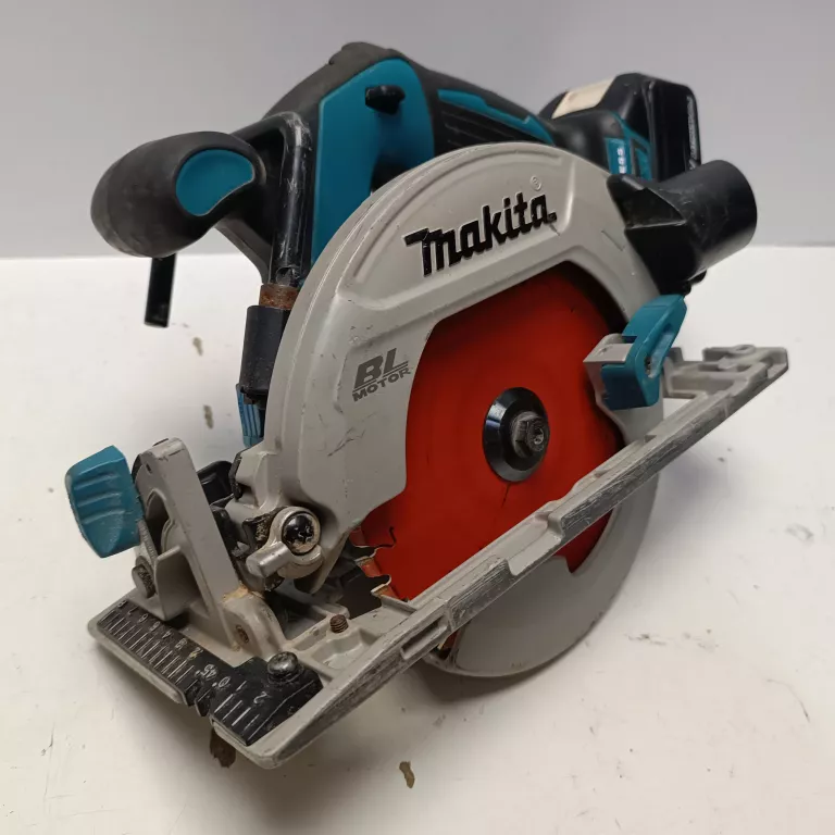 PILARKA MAKITA DHS680