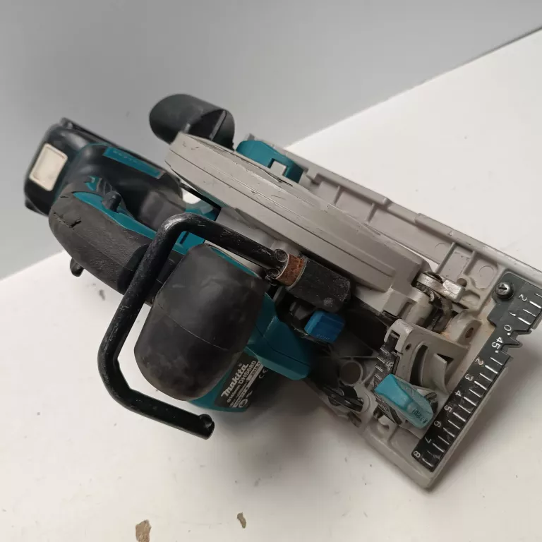 PILARKA MAKITA DHS680