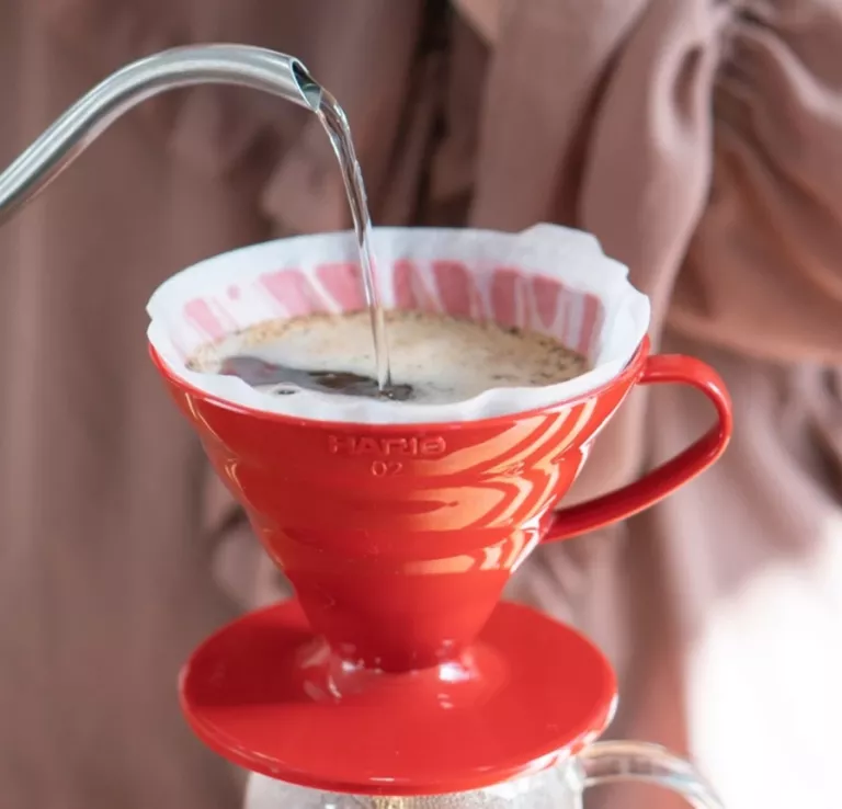 HARIO CERAMICZNY DRIP V60-02 CZERWONY