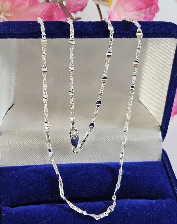 PIĘKNY SREBRNY ŁANCUSZEK 5,74 G 925