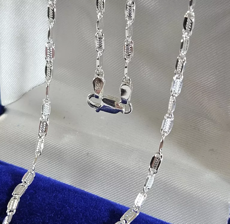 PIĘKNY SREBRNY ŁANCUSZEK 6,44 G 925