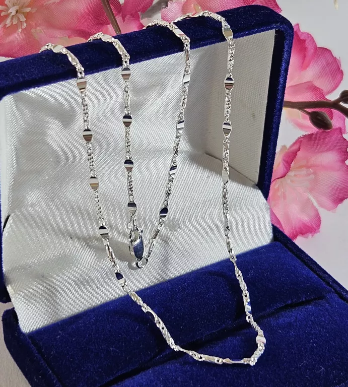 PIĘKNY SREBRNY ŁANCUSZEK 5,74 G 925