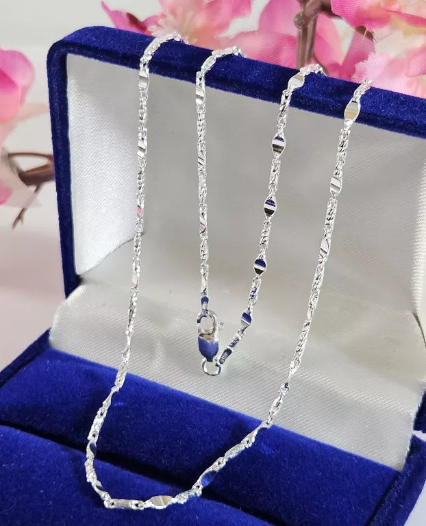 PIĘKNY SREBRNY ŁANCUSZEK 5,74 G 925