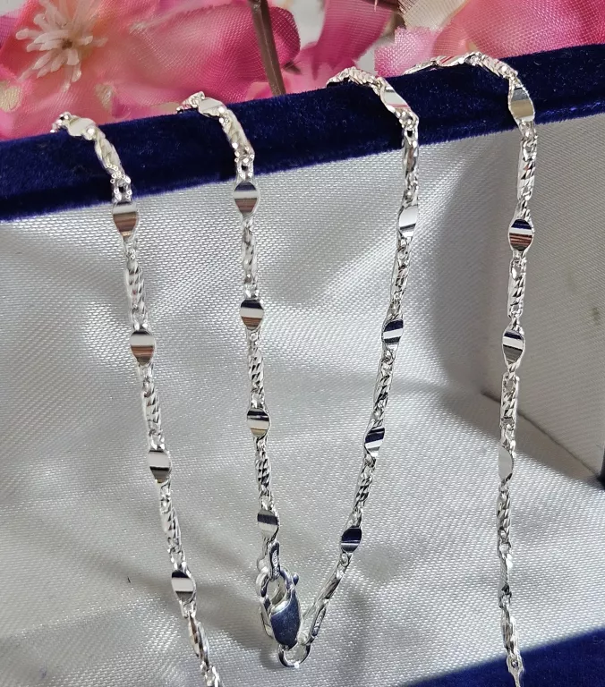 PIĘKNY SREBRNY ŁANCUSZEK 5,74 G 925