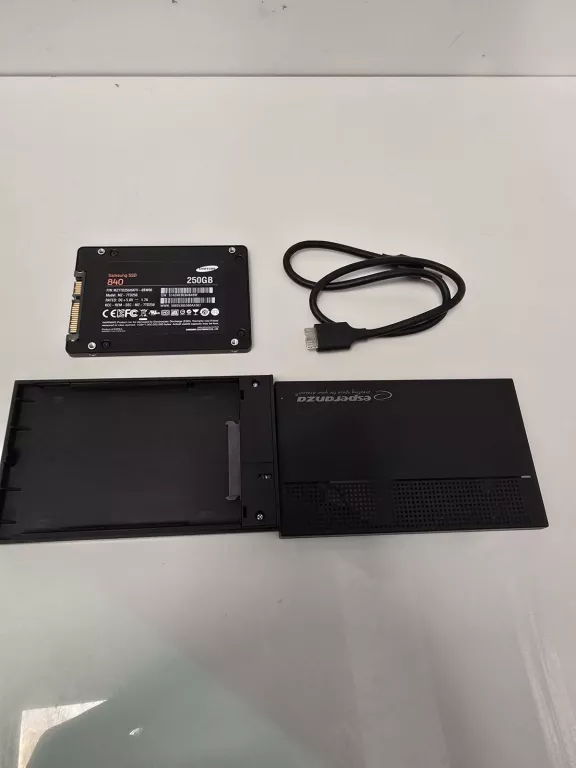 DYSK SAMSUNG 840 250GB SATA 2,5” SSD MZ-TD250 KIESZEŃ +KABEL
