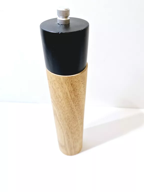 MŁYNEK RĘCZNY HOMLA CZARNY 25CM