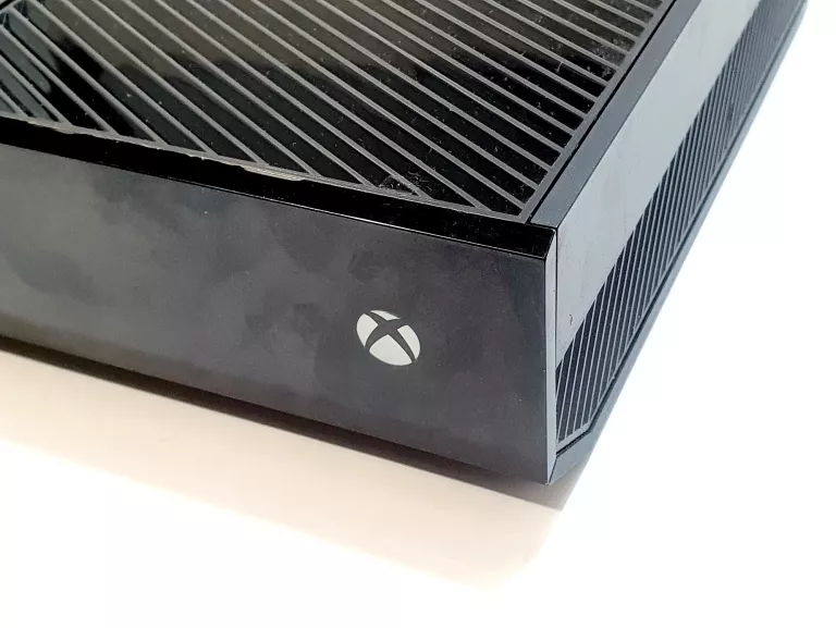 KONSOLA XBOX ONE 1540 500GB + PAD