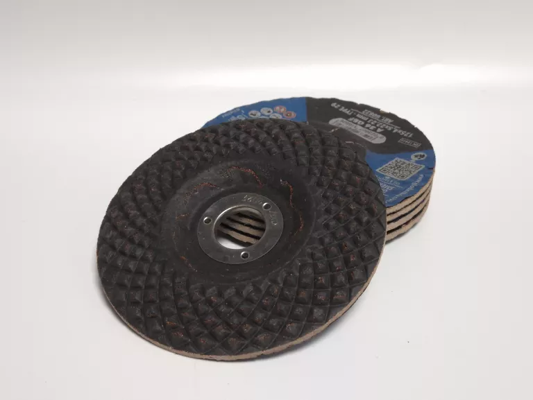 TARCZA DO SZLIFOWANIA GLOBE TURBOTWISTER 125X4,5X22,23MM ZESTAW