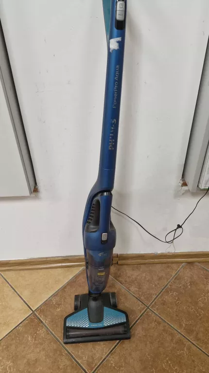odkurzacz-pionowy-philips-powerpro-aqua-3w1-czas-ladowania-300