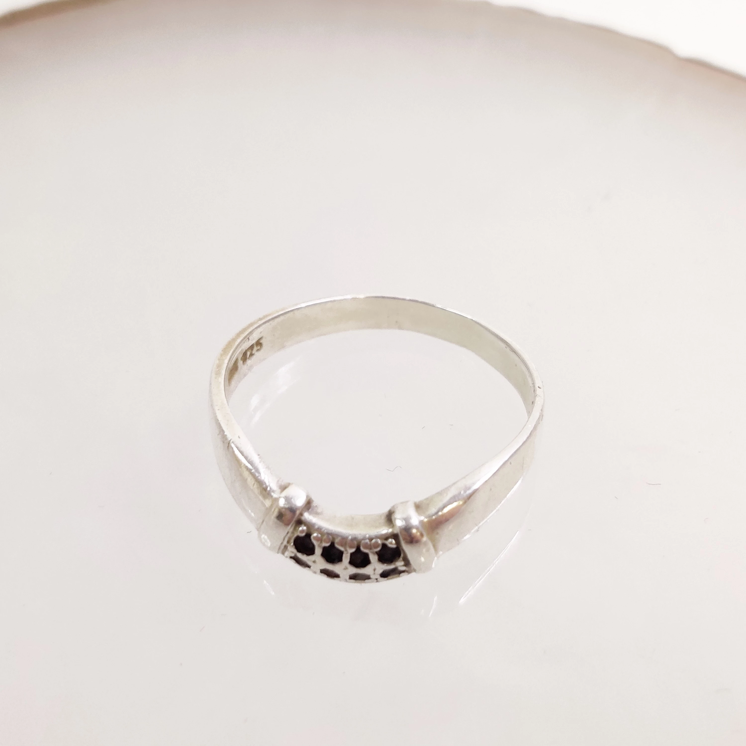 piekny-srebrny-pierscionek-925-181g-r16-material-15835-4