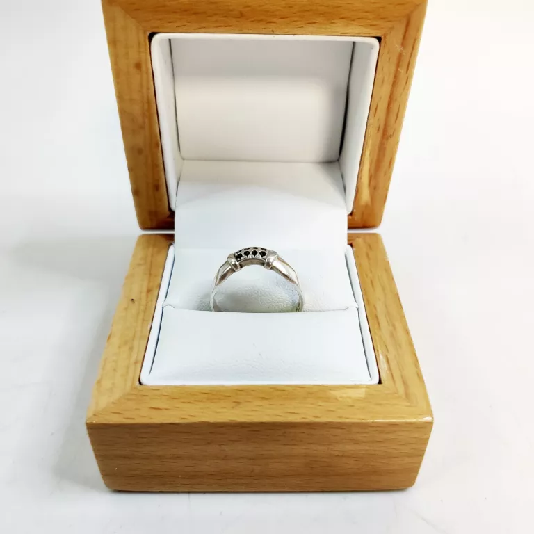 piekny-srebrny-pierscionek-925-181g-r16-stan-11323-2