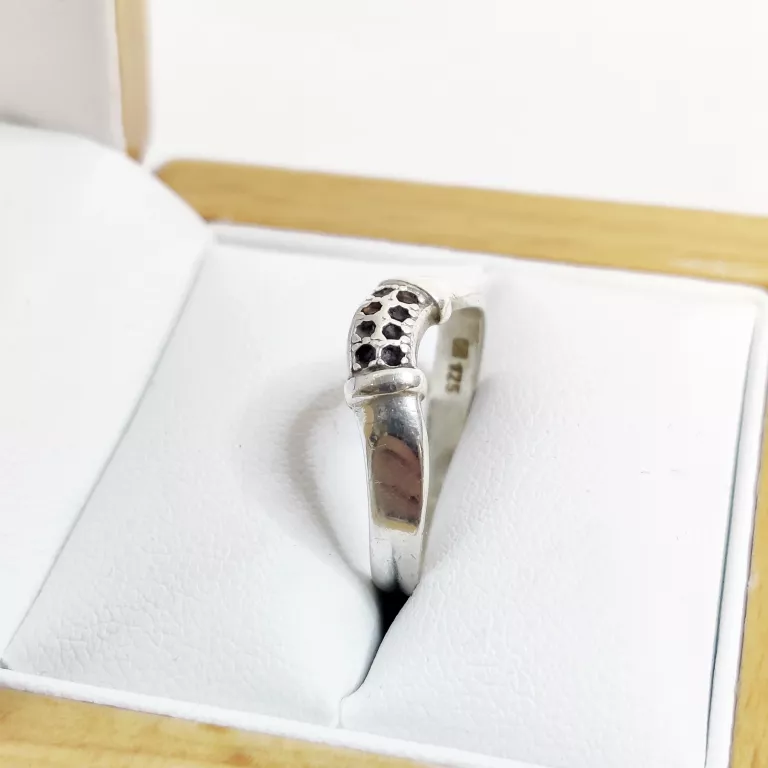 piekny-srebrny-pierscionek-925-181g-r16-rodzaj-2205-2