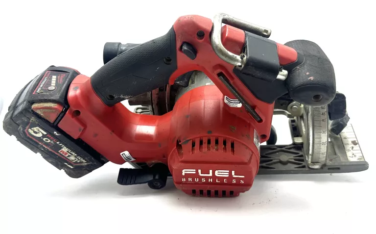 PIŁA TARCZOWA MILWAUKEE M18 CCS55 + AKUMULATOR