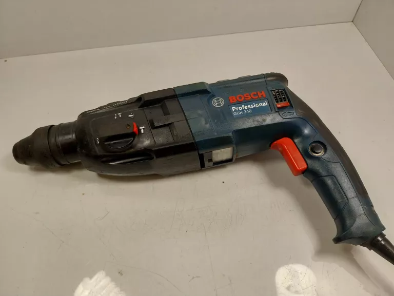 MŁOTOWIERTARKA BOSCH GBH 240 790 W
