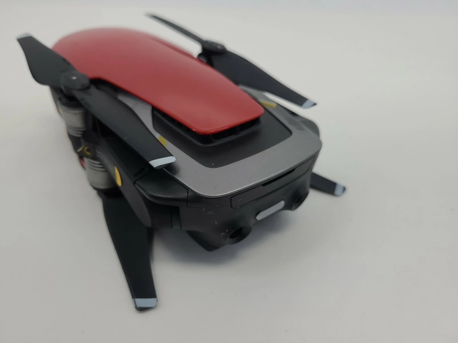 dron-dji-mavic-air-liczba-smigiel-129406-1