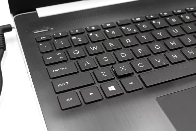 LAPTOP HP 15-DB1067NW RYZEN 5 3500U/16GB RAM/VEGA MOBILE GFX/512GB SSD