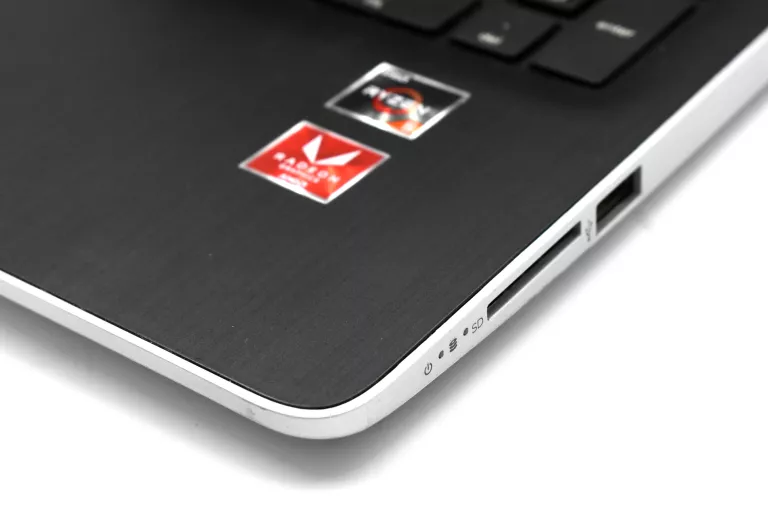LAPTOP HP 15-DB1067NW RYZEN 5 3500U/16GB RAM/VEGA MOBILE GFX/512GB SSD
