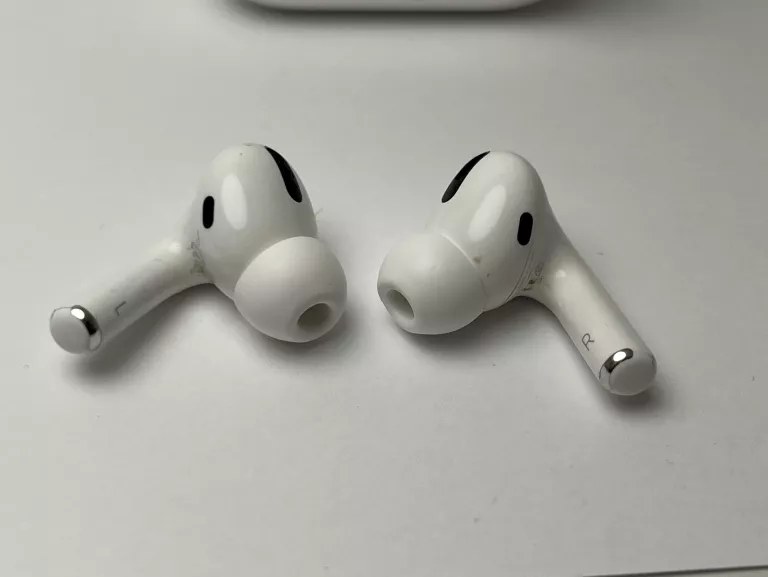 SŁUCHAWKI AIRPODS PRO 1GEN MLWK32M/A
