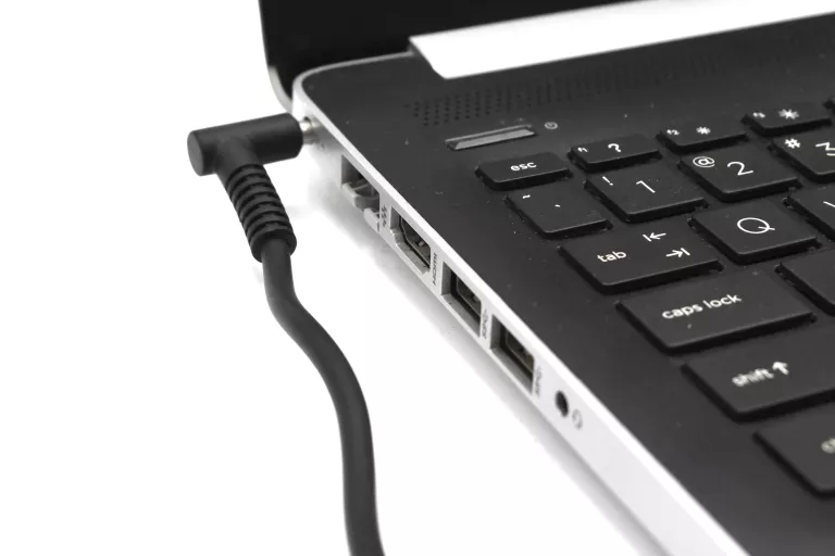 LAPTOP HP 15-DB1067NW RYZEN 5 3500U/16GB RAM/VEGA MOBILE GFX/512GB SSD