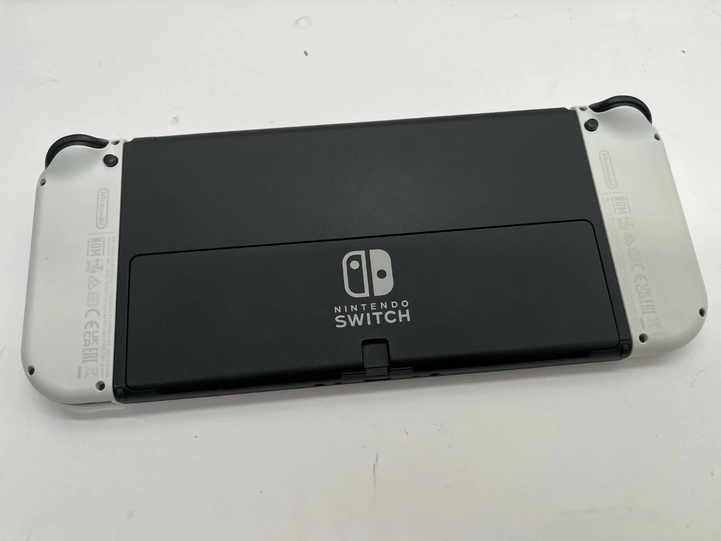 konsola-nintendo-switch-oled-heg-001-biala-ean-gtin-045496453435