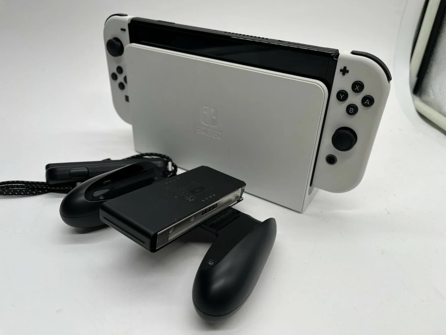 konsola-nintendo-switch-oled-heg-001-biala-glowna-9-walbrzych-sj