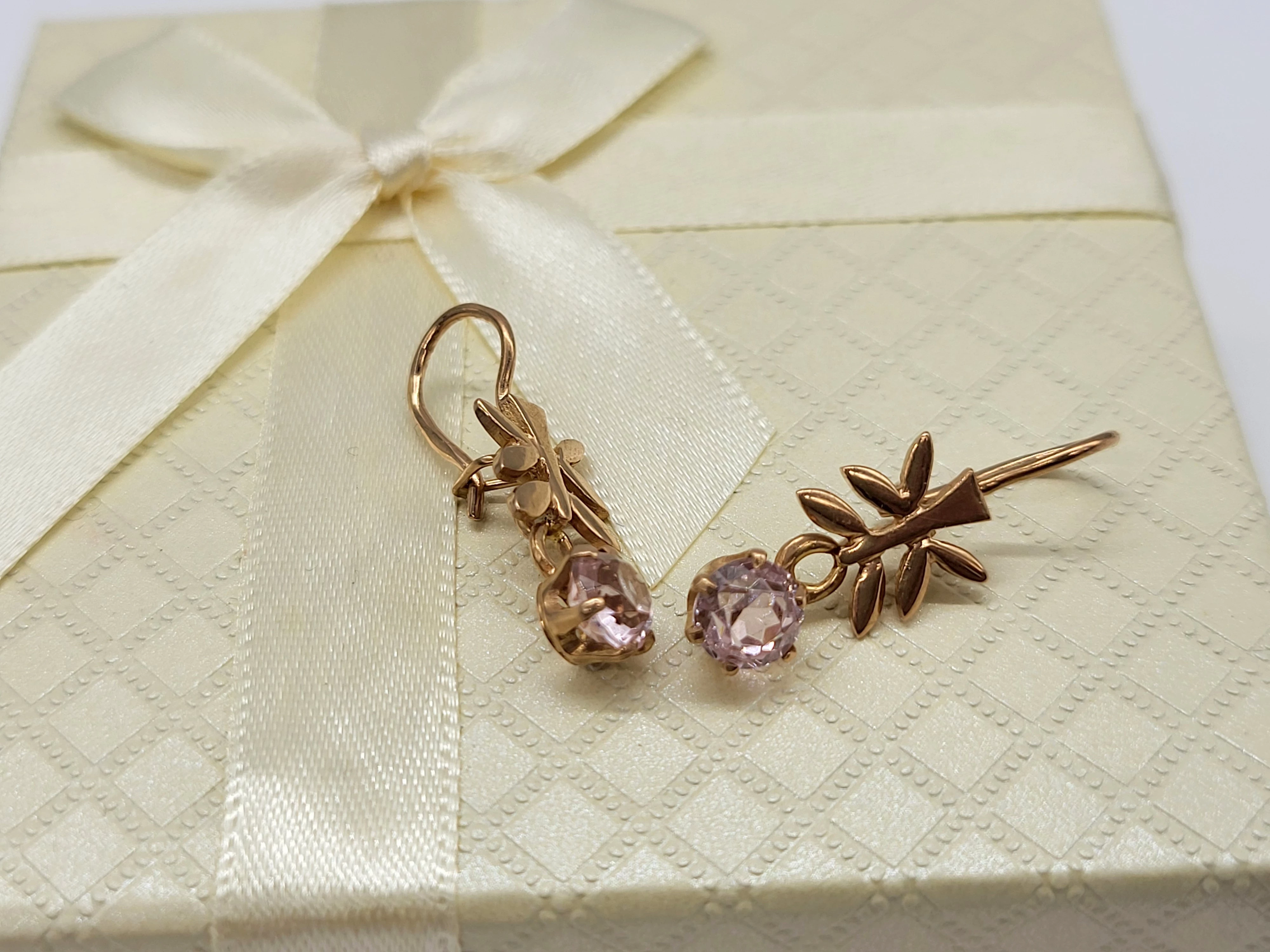 nietypowe-zlote-kolczyki-z-kamieniem-351g585-rodzaj-2205-2