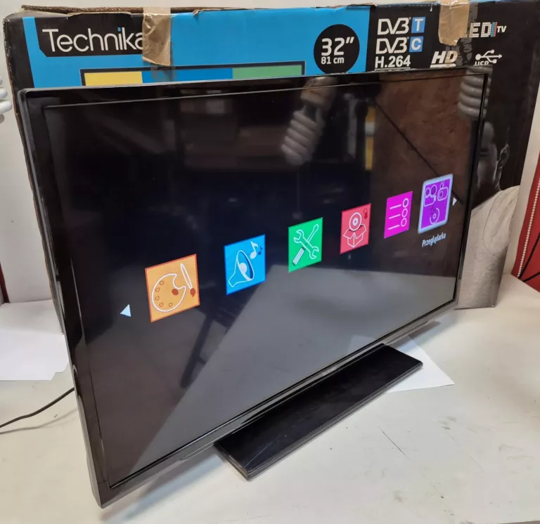TELEWIZOR LED TECHNIKA 32" HD READY CZARNY (32-278-AW15)