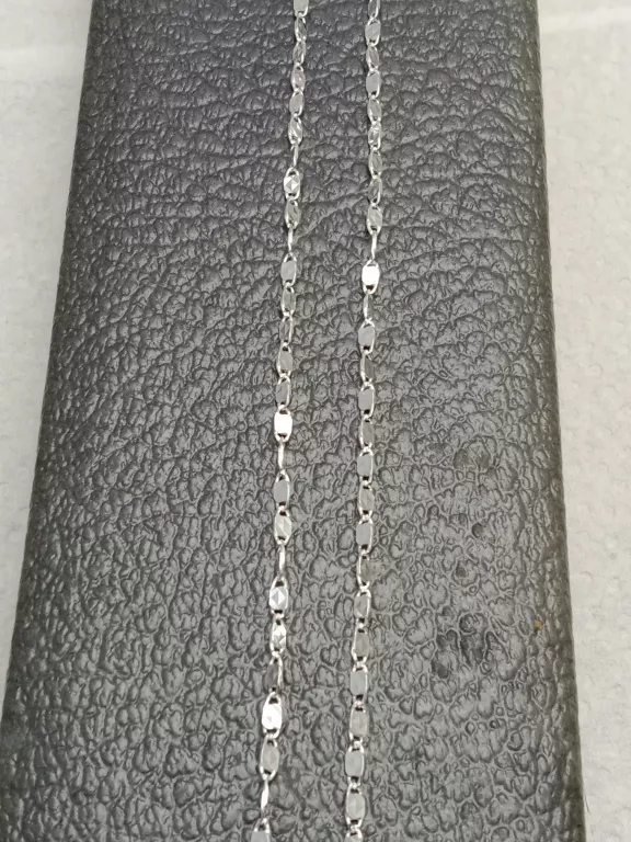 PIEKNY SREBRNY ŁAŃCUSZEK 3,79 G