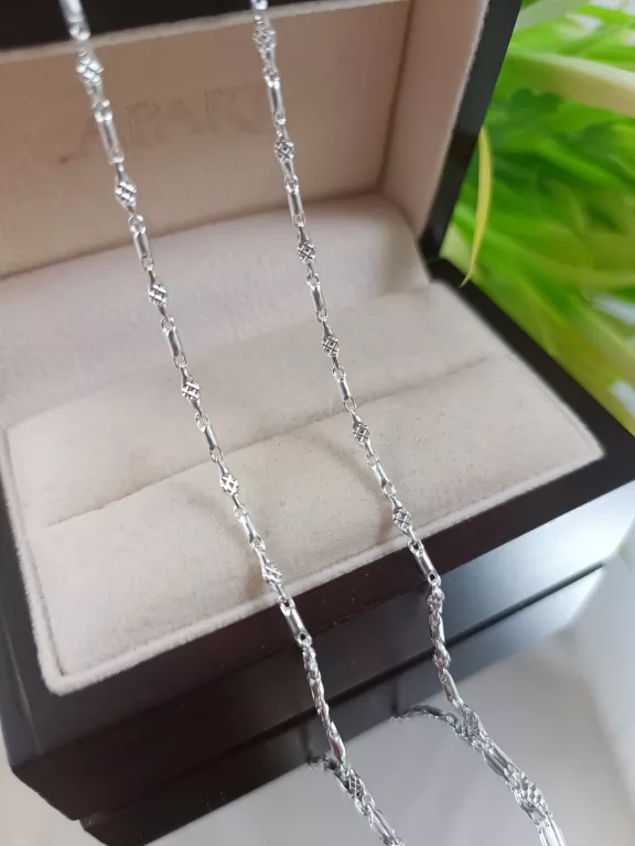 PIĘKNY SREBRNY ŁAŃCUSZEK 5,84 G 925
