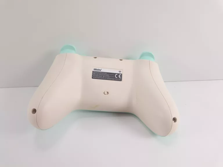 PAD BEZPRZEWODOWY 8BITDO ULTIMATE 2C HALL EFFECT 2.4G BT ANDROID PC