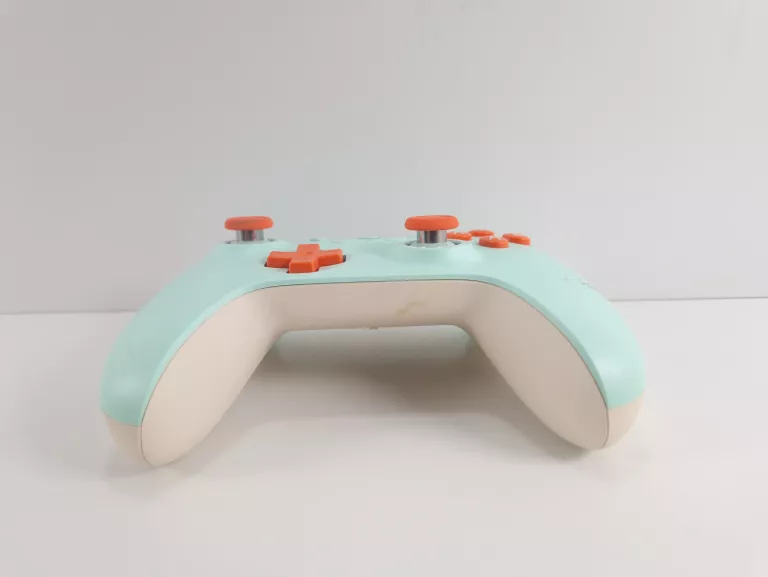 PAD BEZPRZEWODOWY 8BITDO ULTIMATE 2C HALL EFFECT 2.4G BT ANDROID PC