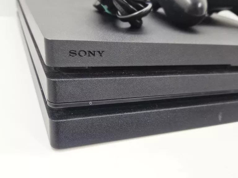 KONSOLA PS4 PRO CUH-7216B+2X PAD+KABEL ZASILAJĄCY