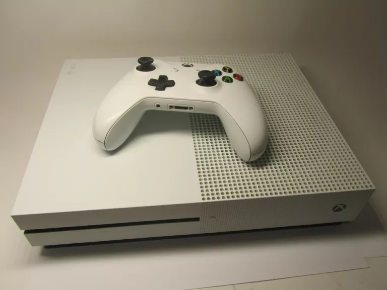 KONSOLA XBOX ONE S 500GB PAD ZESTAW