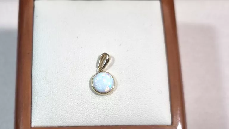 ZŁOTA ZAWIESZKA 0,77 G 585