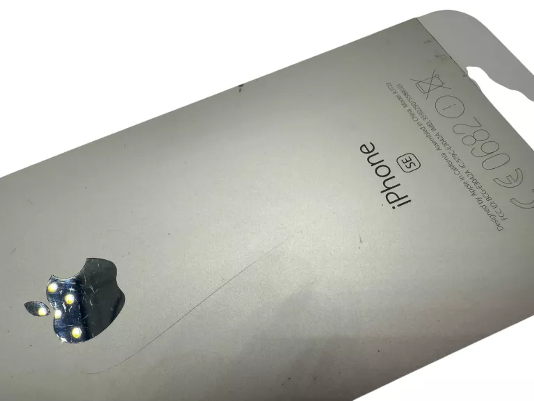 TELEFON IPHONE SE 16 GB 82%