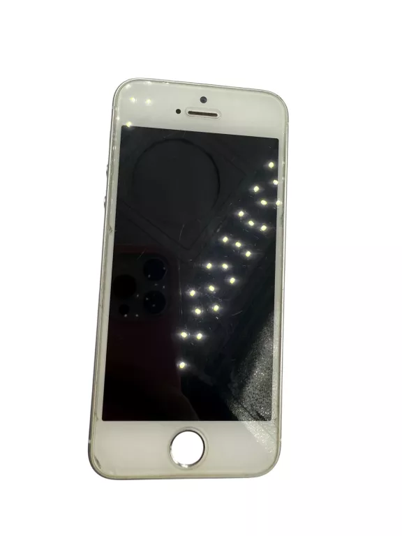 TELEFON IPHONE SE 16 GB 82%