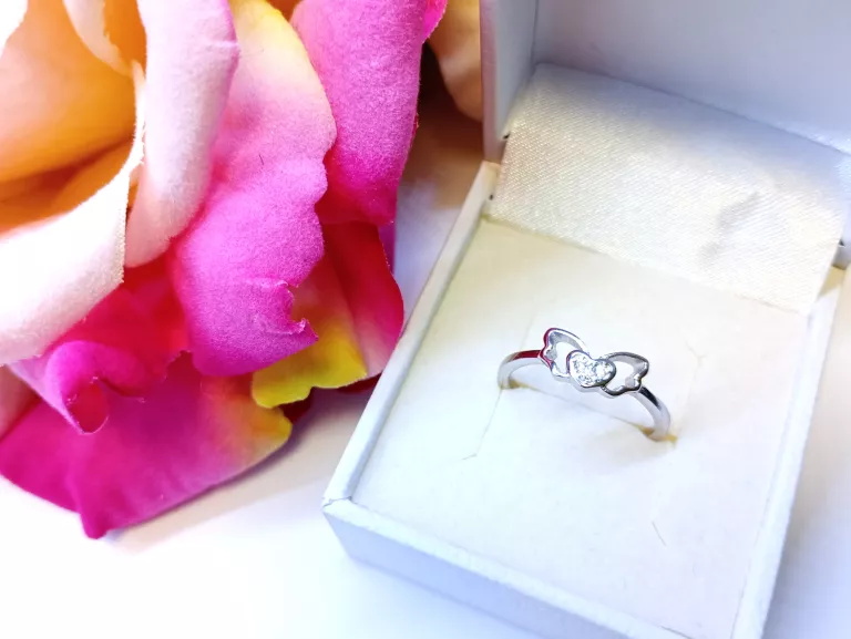 piekny-srebny-pierscionek-161-g-925-material-15835-4