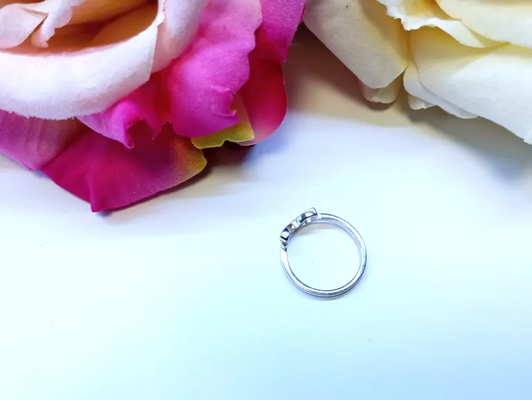 piekny-srebny-pierscionek-161-g-925-kamien-17088-524288