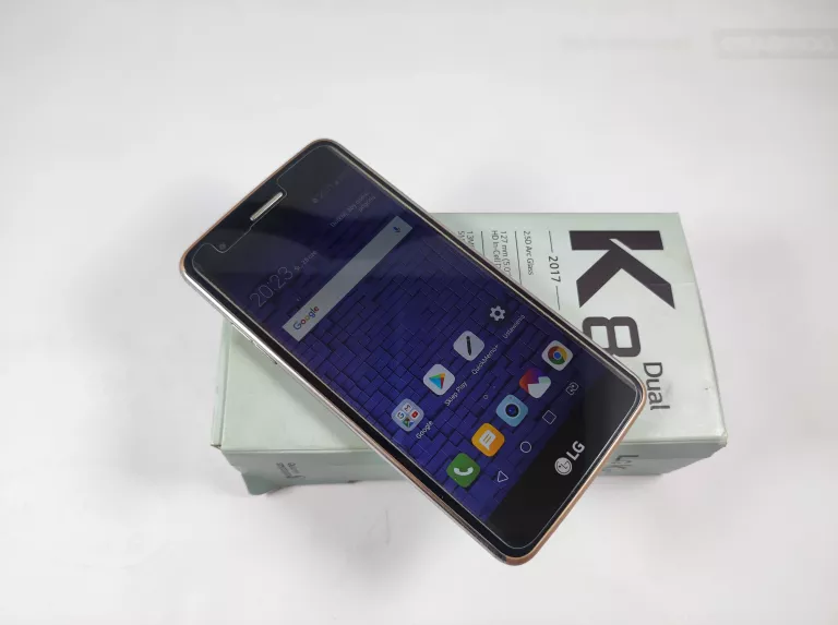 LG K8 PUDEŁKO