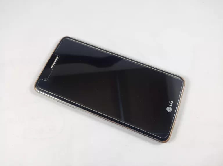 LG K8 PUDEŁKO
